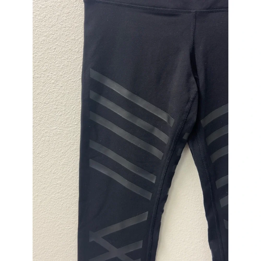 Alo Yoga Moto Graphic Leggings‎ Womens Small Black Geometric Stripes Yoga Gym